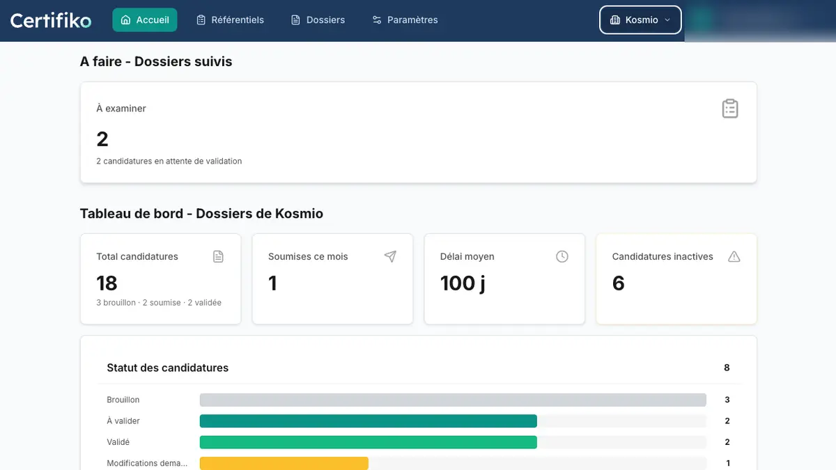 Interface de Certifiko : certificat émis avec score global, classification et radar des piliers de conformité du référentiel.
